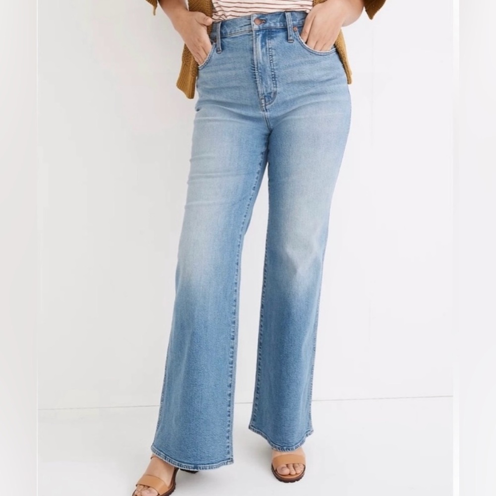 Madewell 11” High Rise Flare Jeans 👖